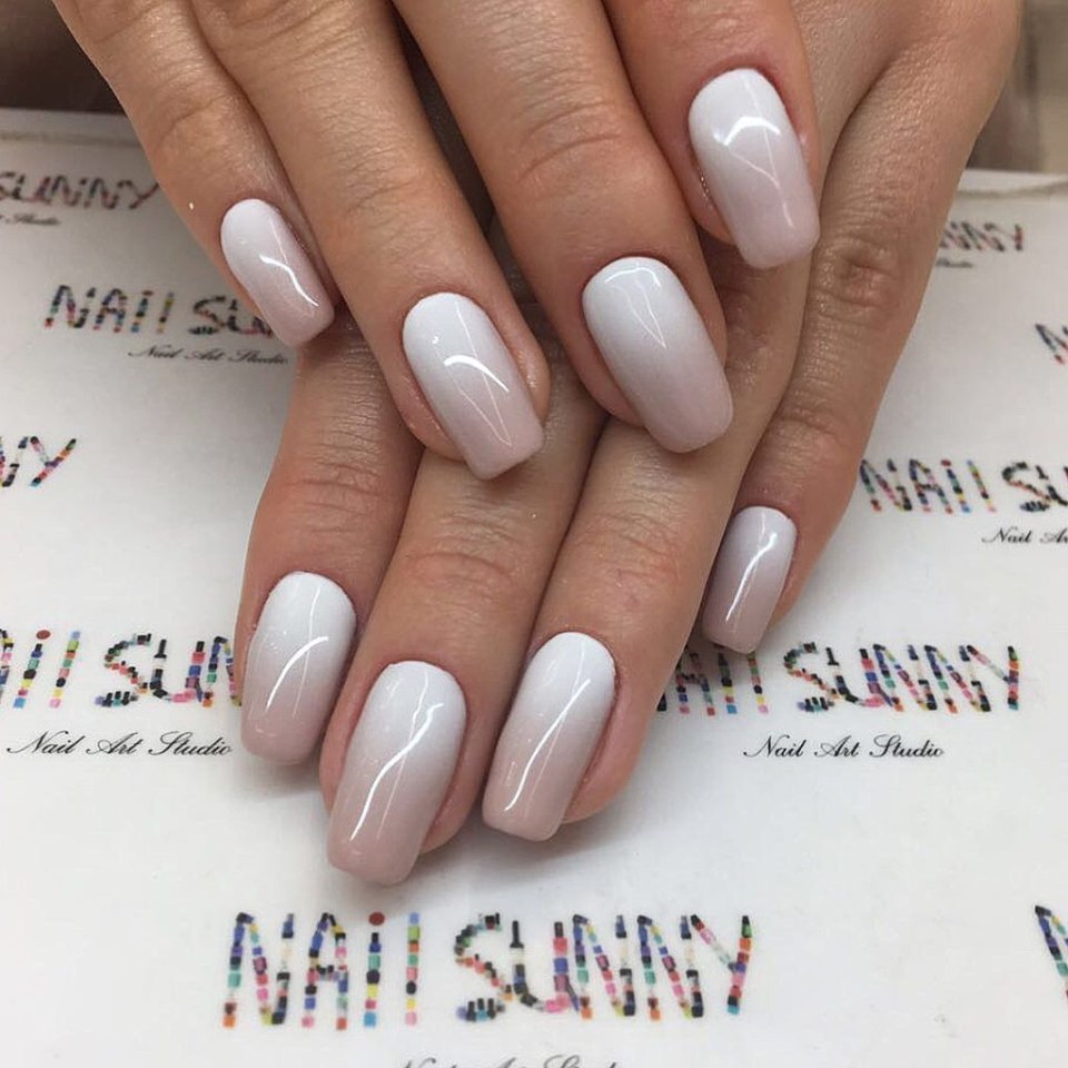 Нюдовый маникюр френч миндаль