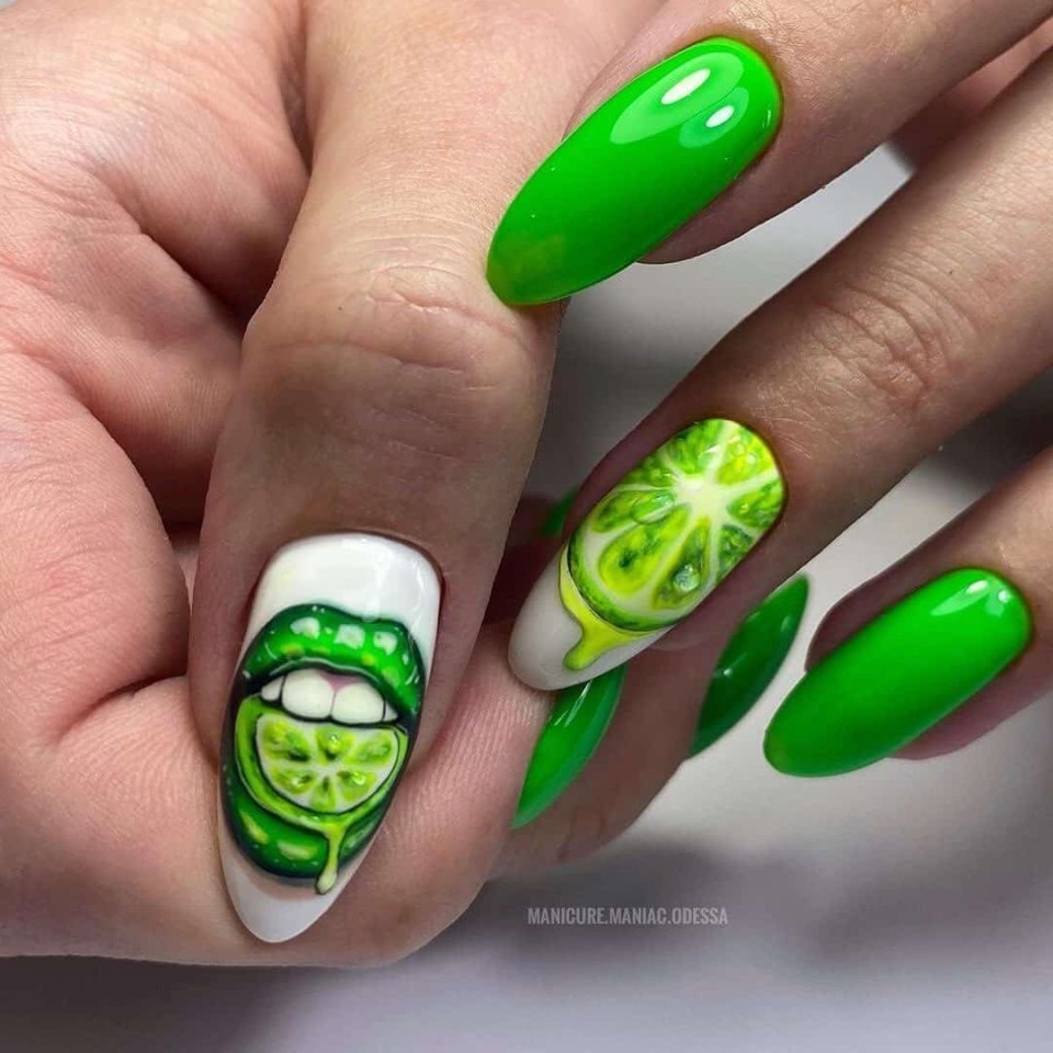 Сочный зеленый маникюр