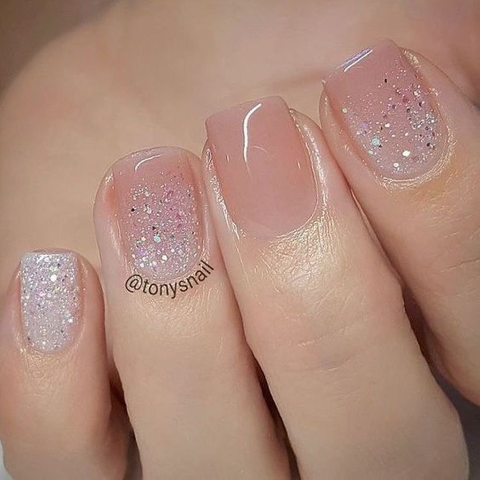 Маникюр нюд на короткие ногти