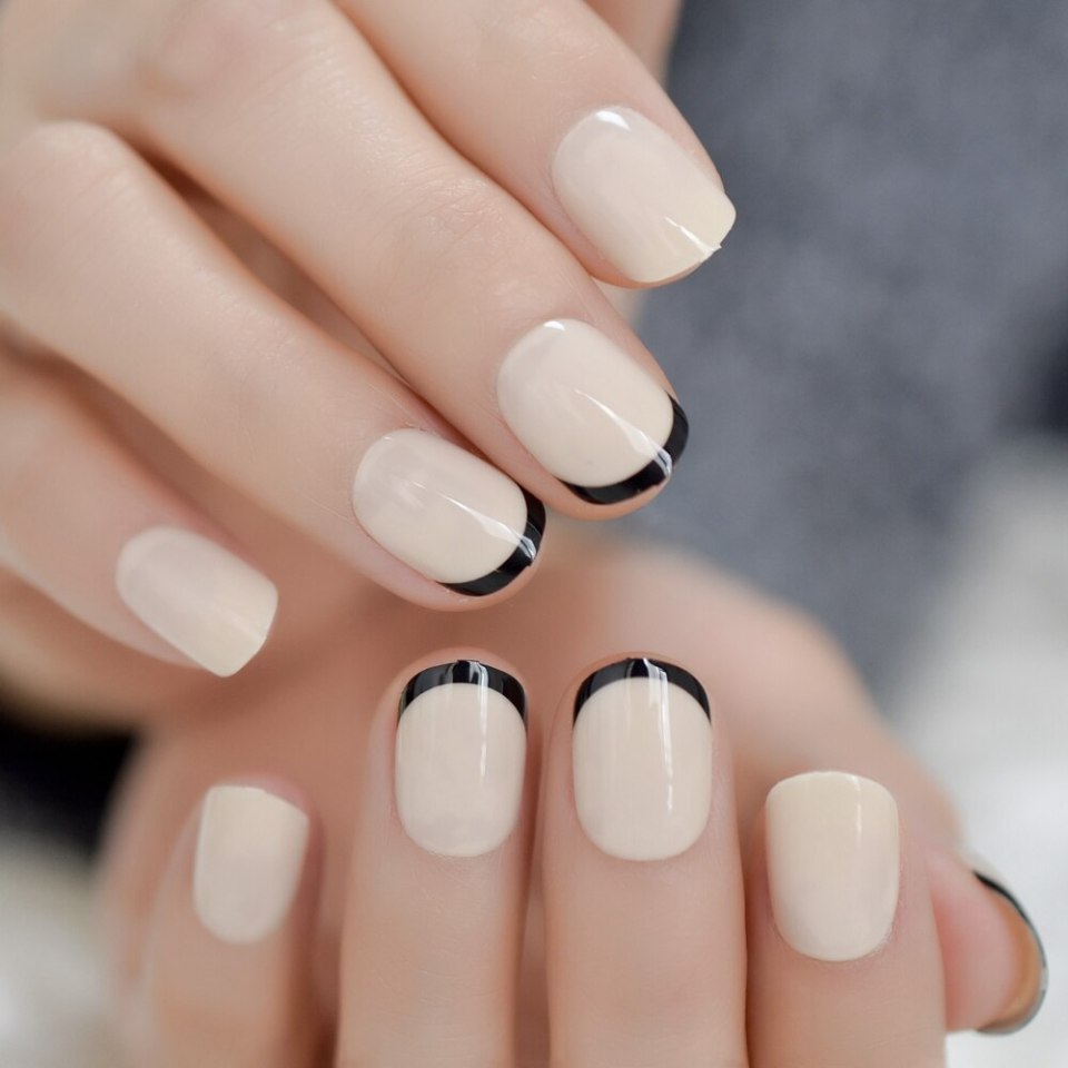 Маникюр на короткие ногти слоновая кость