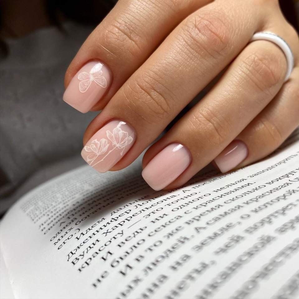 Нежный маникюр в пастельных тонах