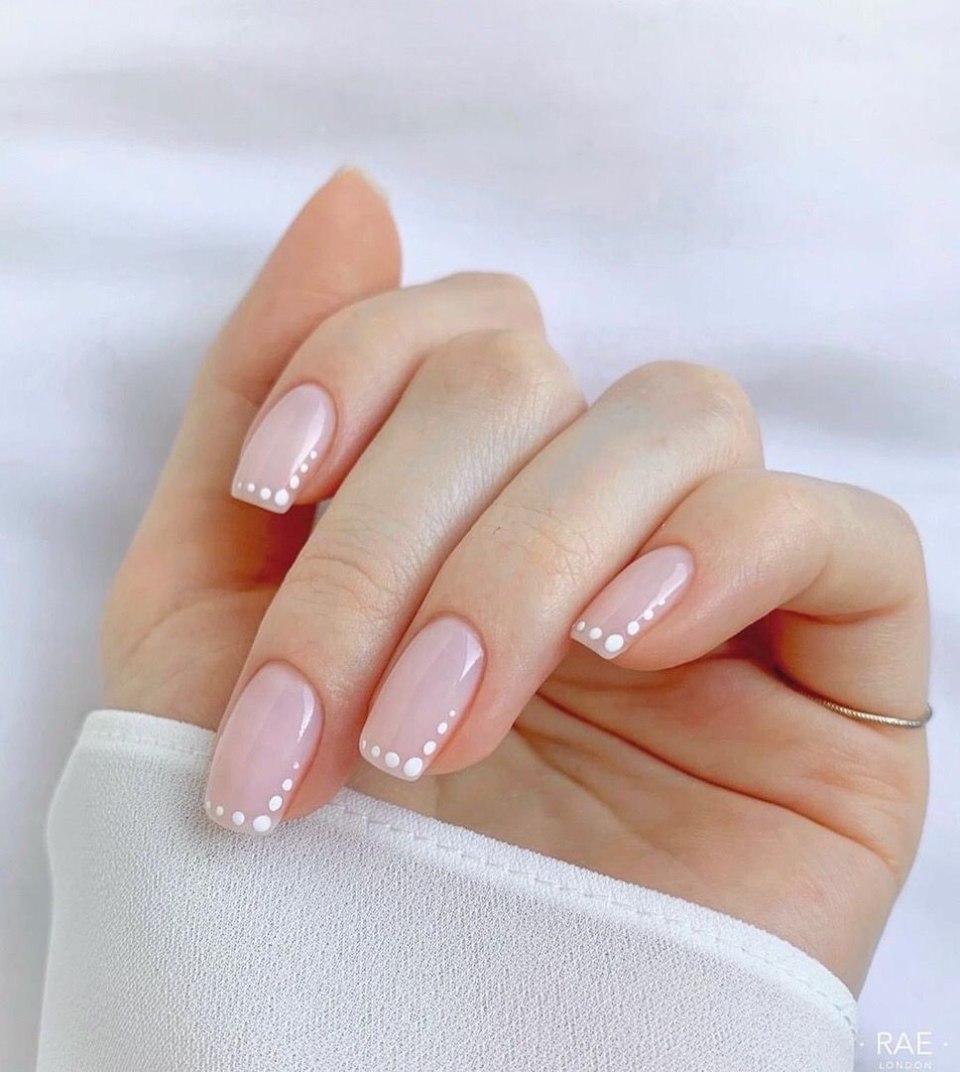 Прозрачный маникюр