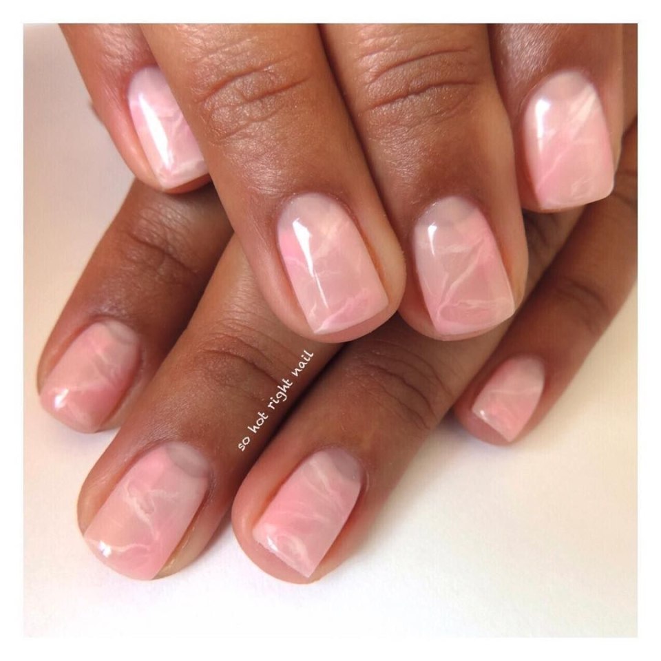 Белый прозрачный маникюр