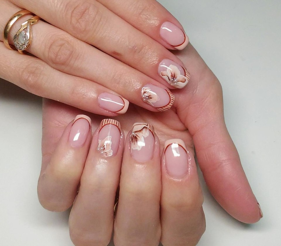 Ногти кошачий глаз светлые овальные