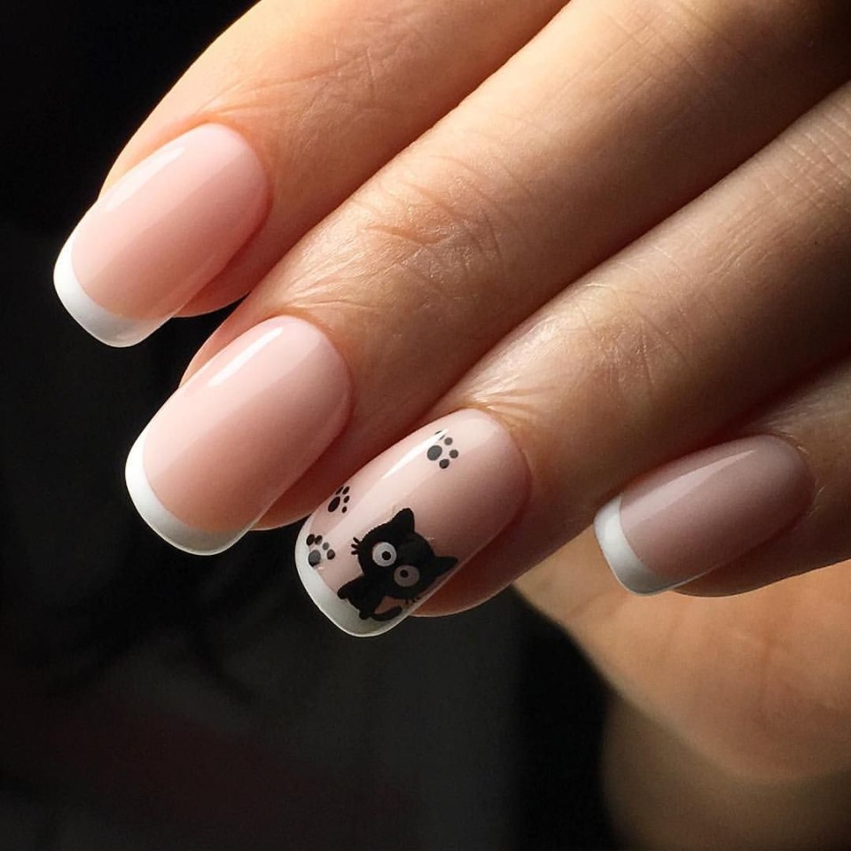 Маникюр с кошками