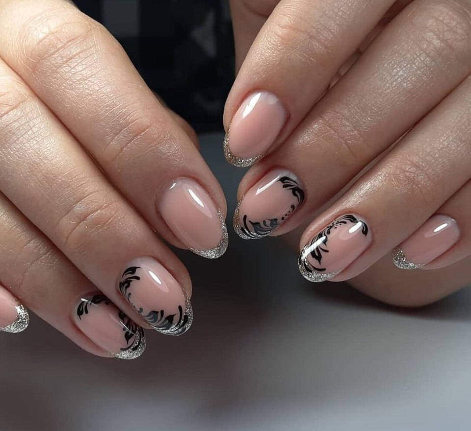 Дизайн ногтей для женщин в возрасте