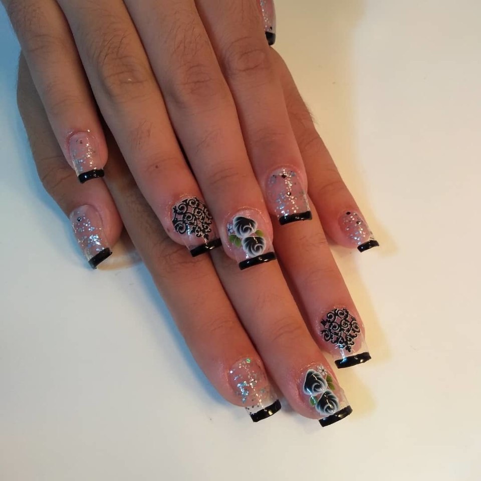 Маникюр с кошками