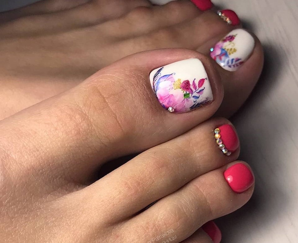 Модный педикюр