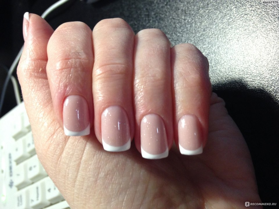 Френч маникюр отросший