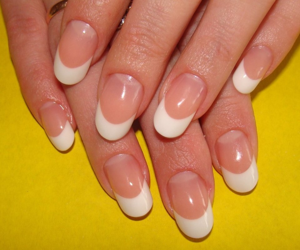 Ногти шеллак бесцветный