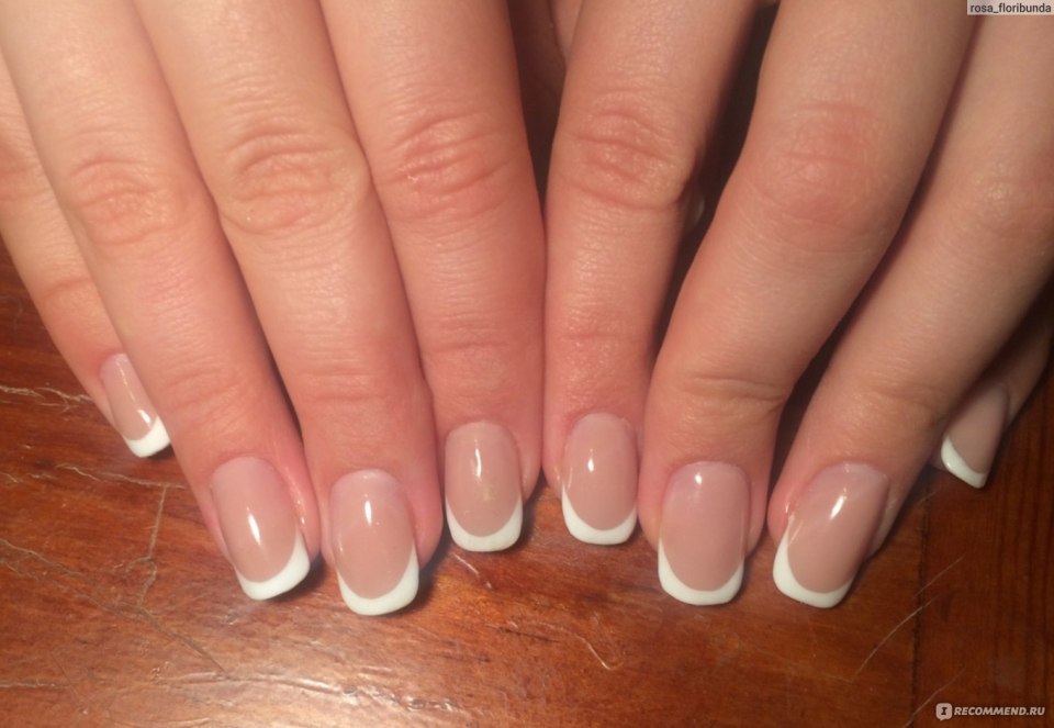 Маникюр нюд с лунками