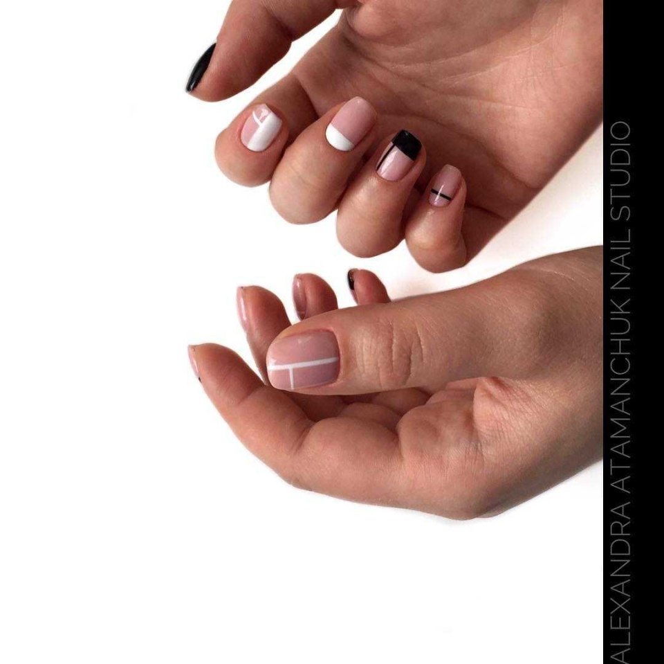 Отросшие акриловые ногти