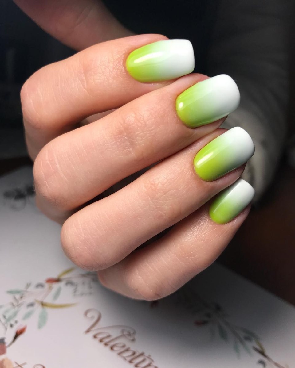 Маникюр омбре