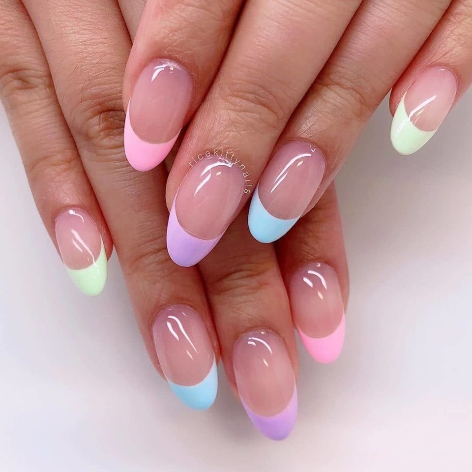 Стилизованный френч на ногтях