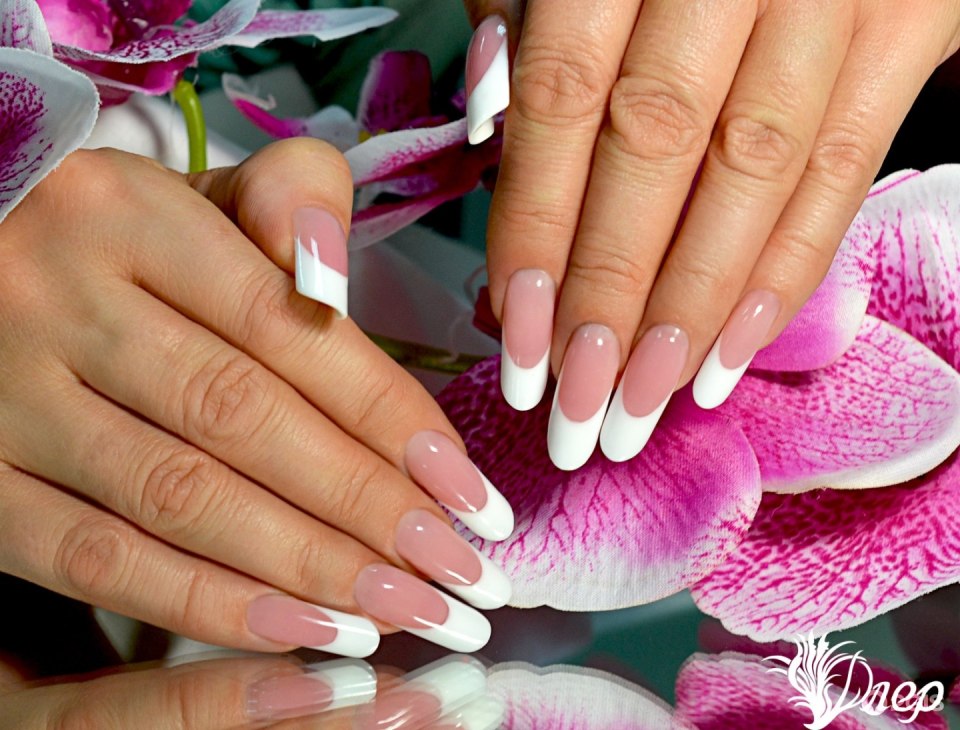 Карандаш для французского маникюра