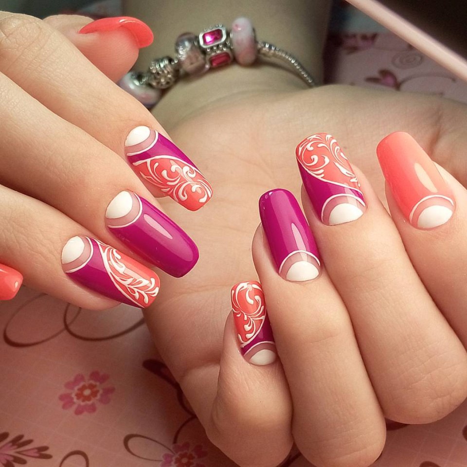 Нежный маникюр на коротких ногтях французский