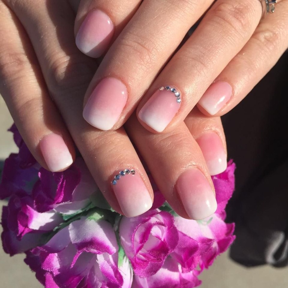 Маникюр желтый френч