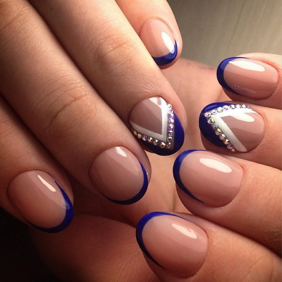 Нестандартный френч на ногтях