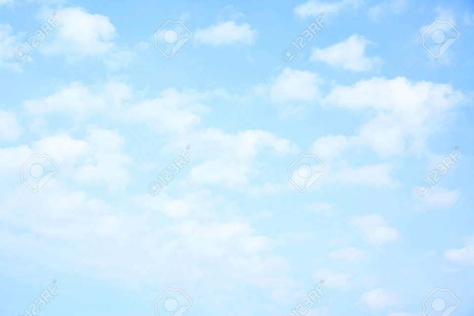 Нежно голубой маникюр