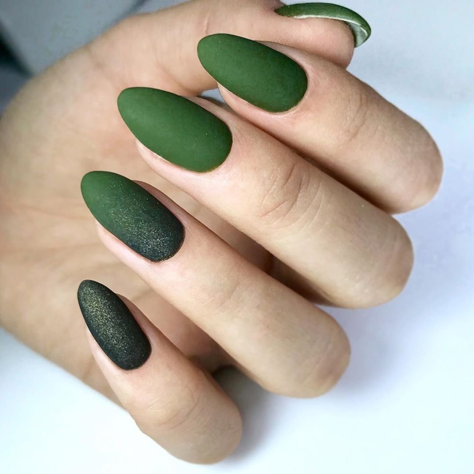 Маникюр хаки