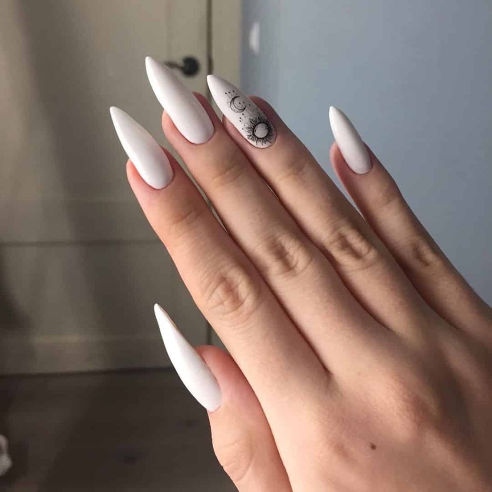 Бордовые длинные ногти