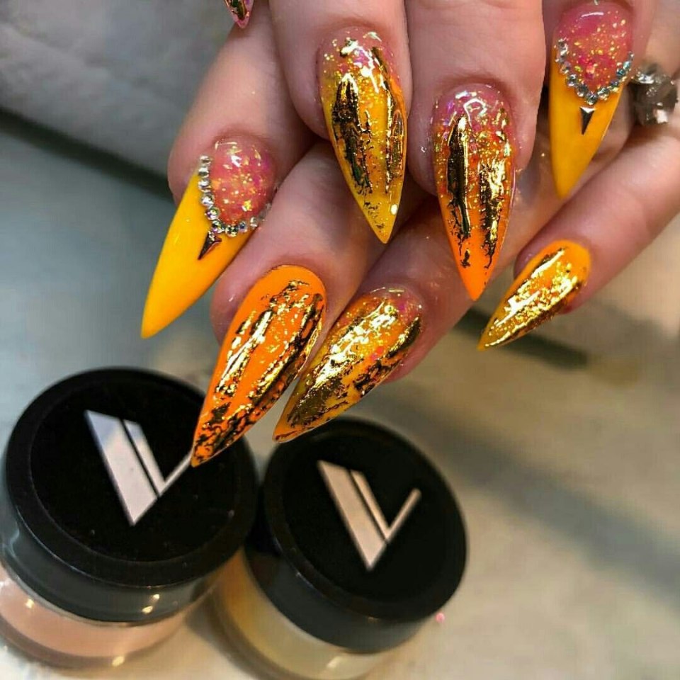 Ногти оранжевые новогодний дизайн