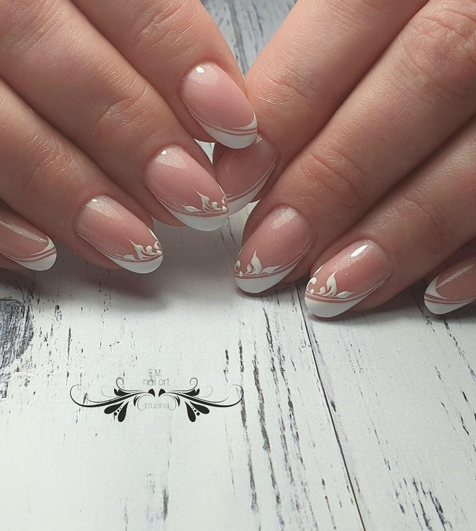 Красивый французский маникюр