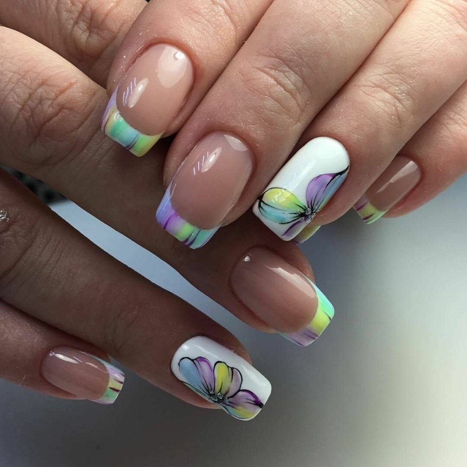 Наращивание ногтей необычный френч