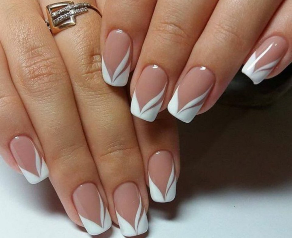 Стилизованный френч на ногтях