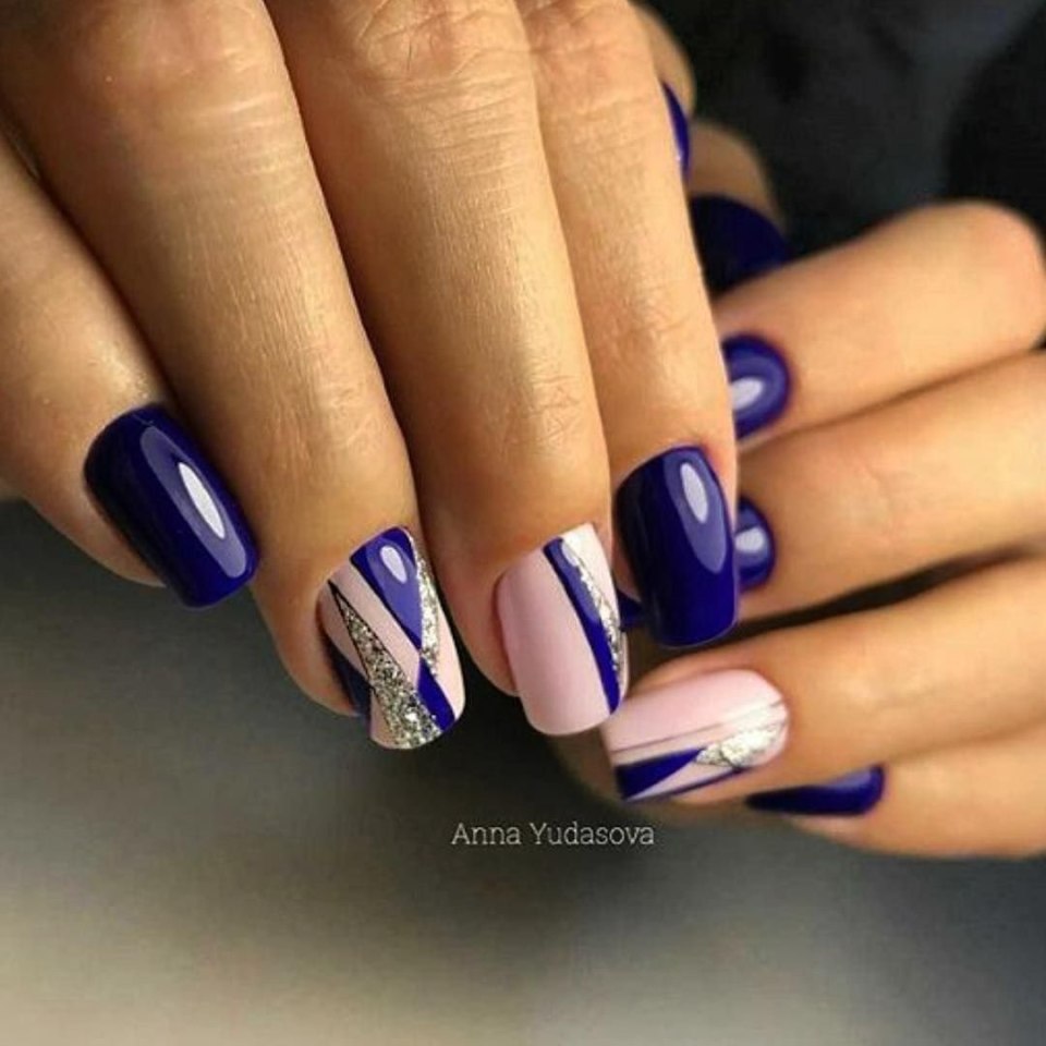 Фиолетовый маникюр