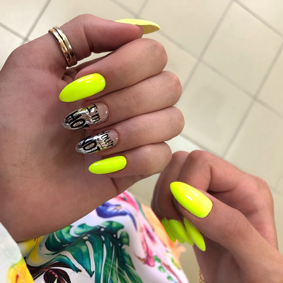 Ногти яркие летние