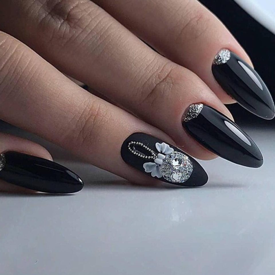 Черный френч с камнями