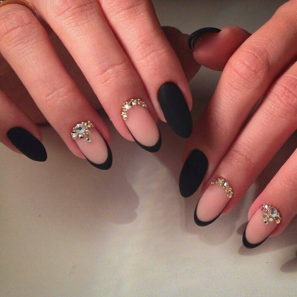 Черные ногти