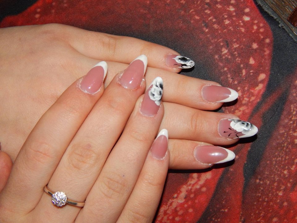 Маникюр золотой френч