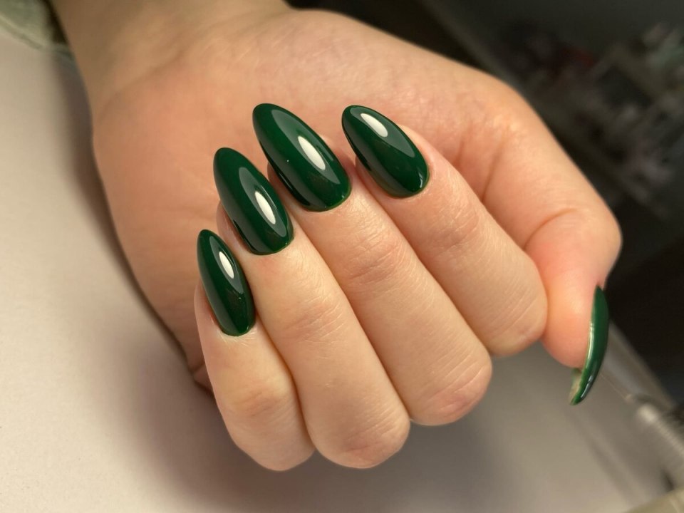 Маникюр кошачий глаз