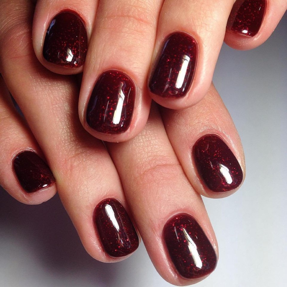 Френч с бордовыми кончиками