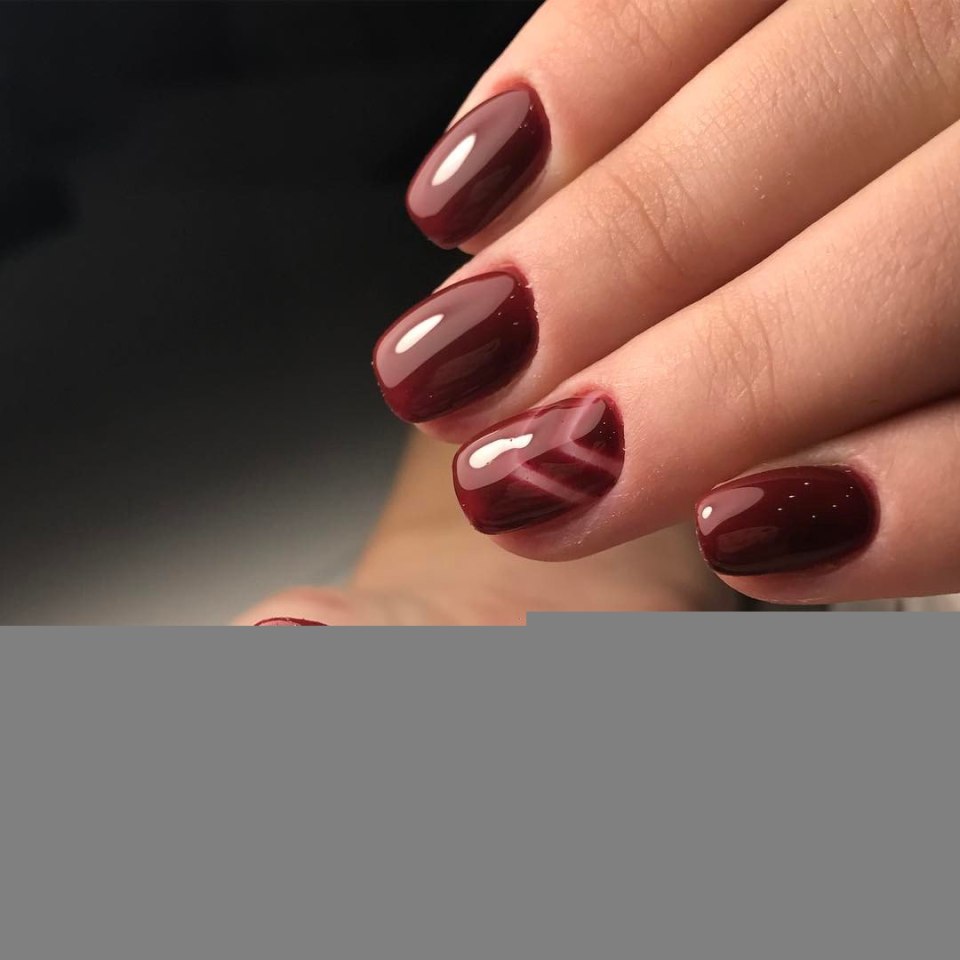 Бордовый длинный гель лак ногти