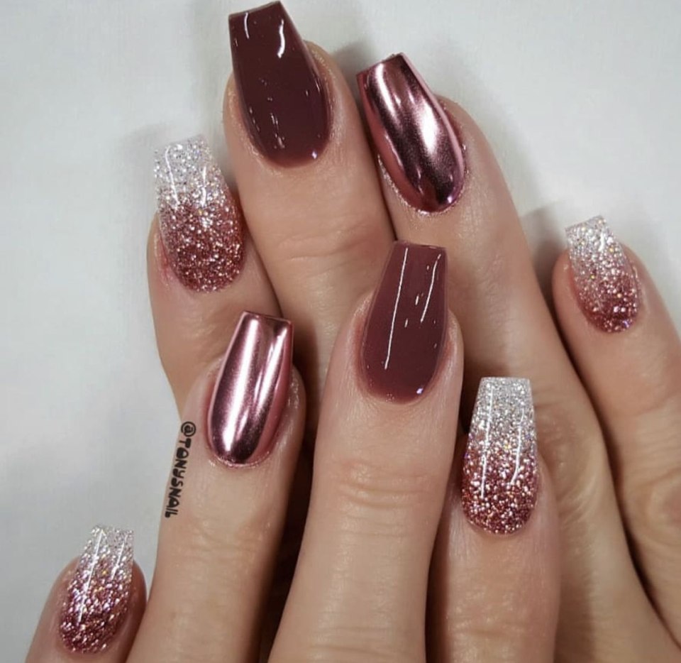 Вишневый маникюр