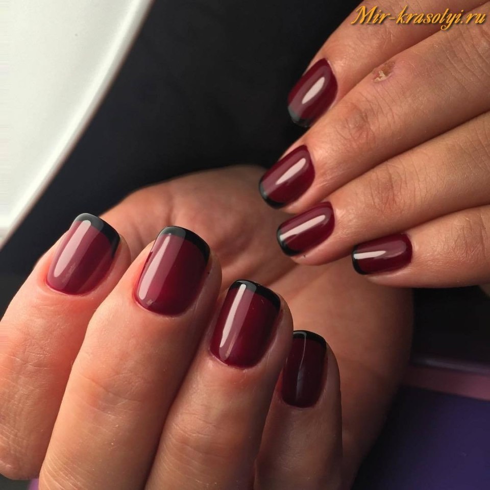 Бордовый маникюр с фольгой