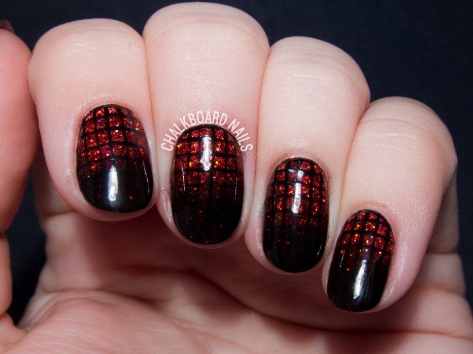 Французский маникюр бордовый