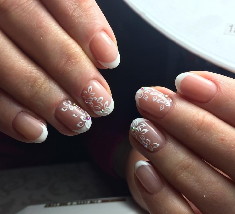 Красивый французский маникюр