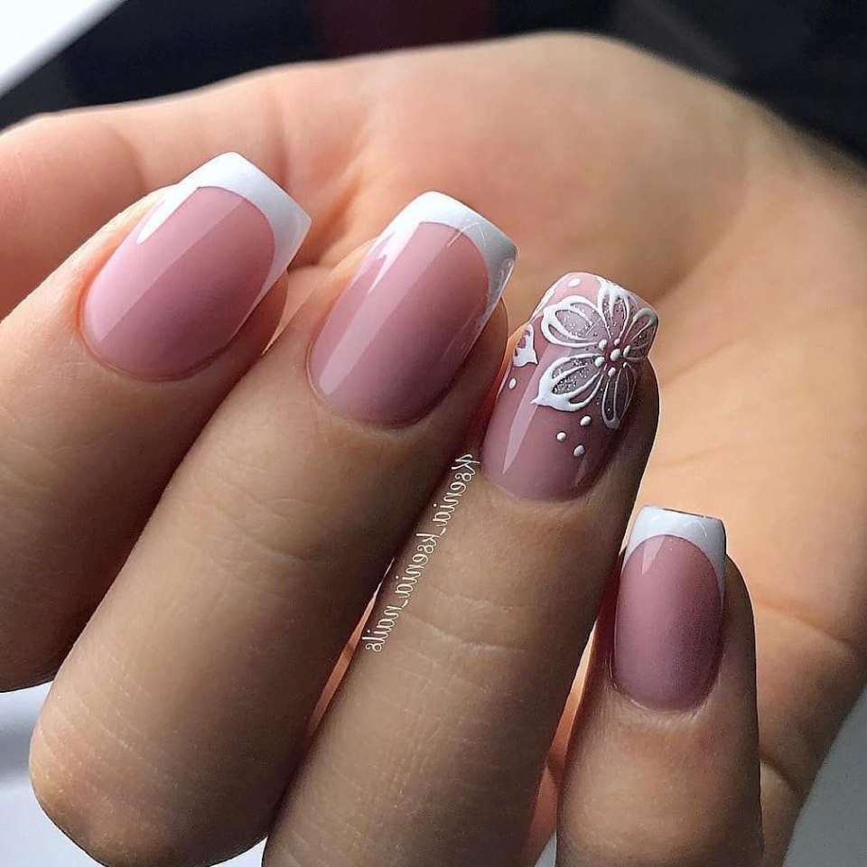 Френч маникюр й