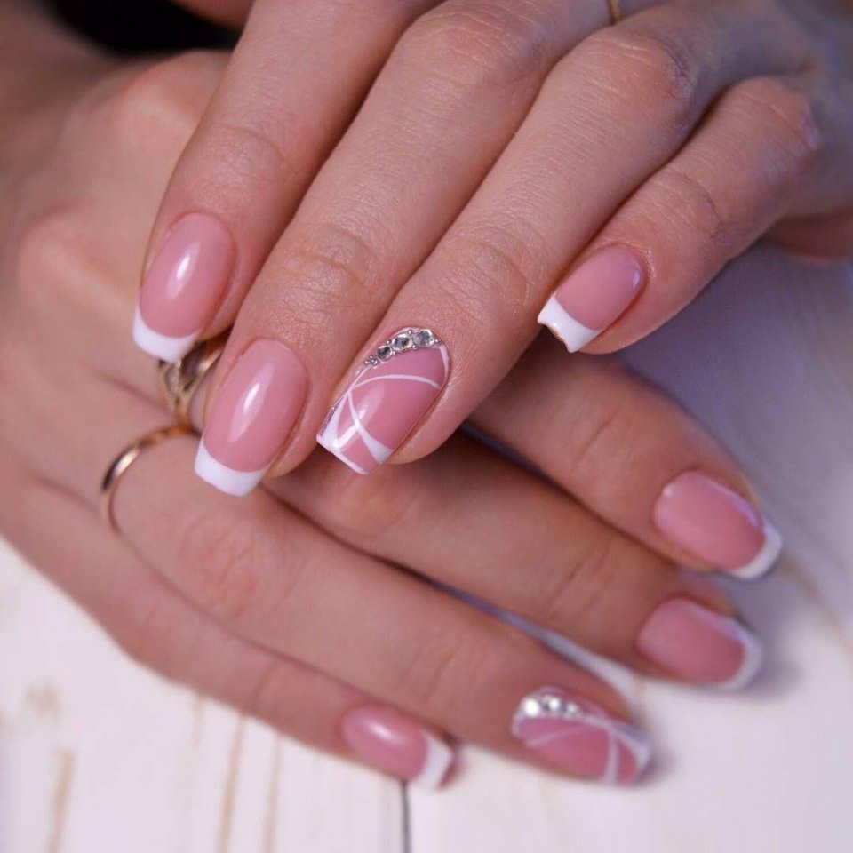 Красивый французский маникюр