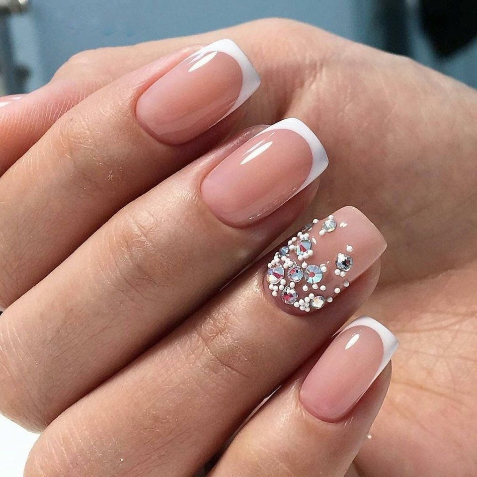 Ногти на новый год белый френч