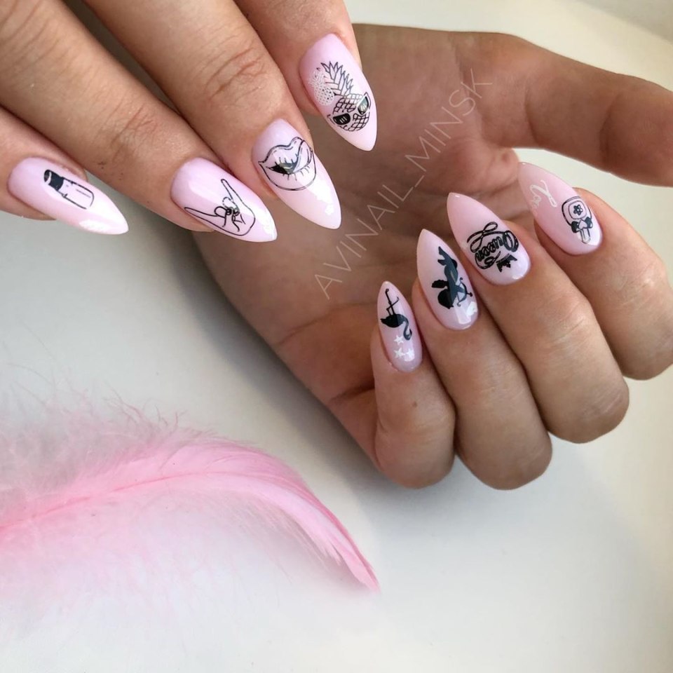 Молочный маникюр со слайдерами