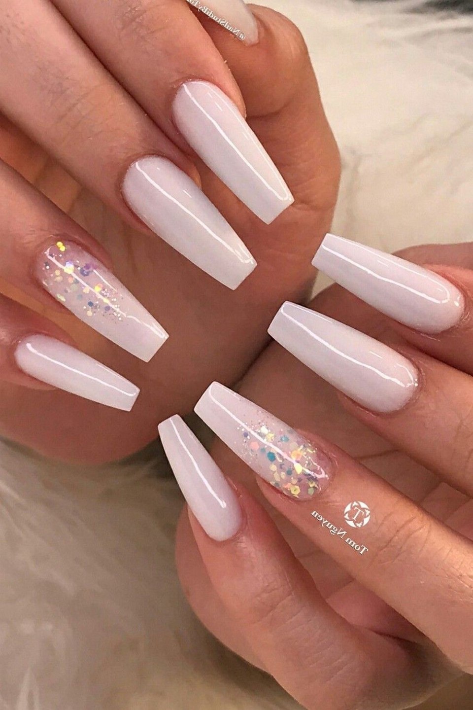 Чёрный маникюр на длинные ногти