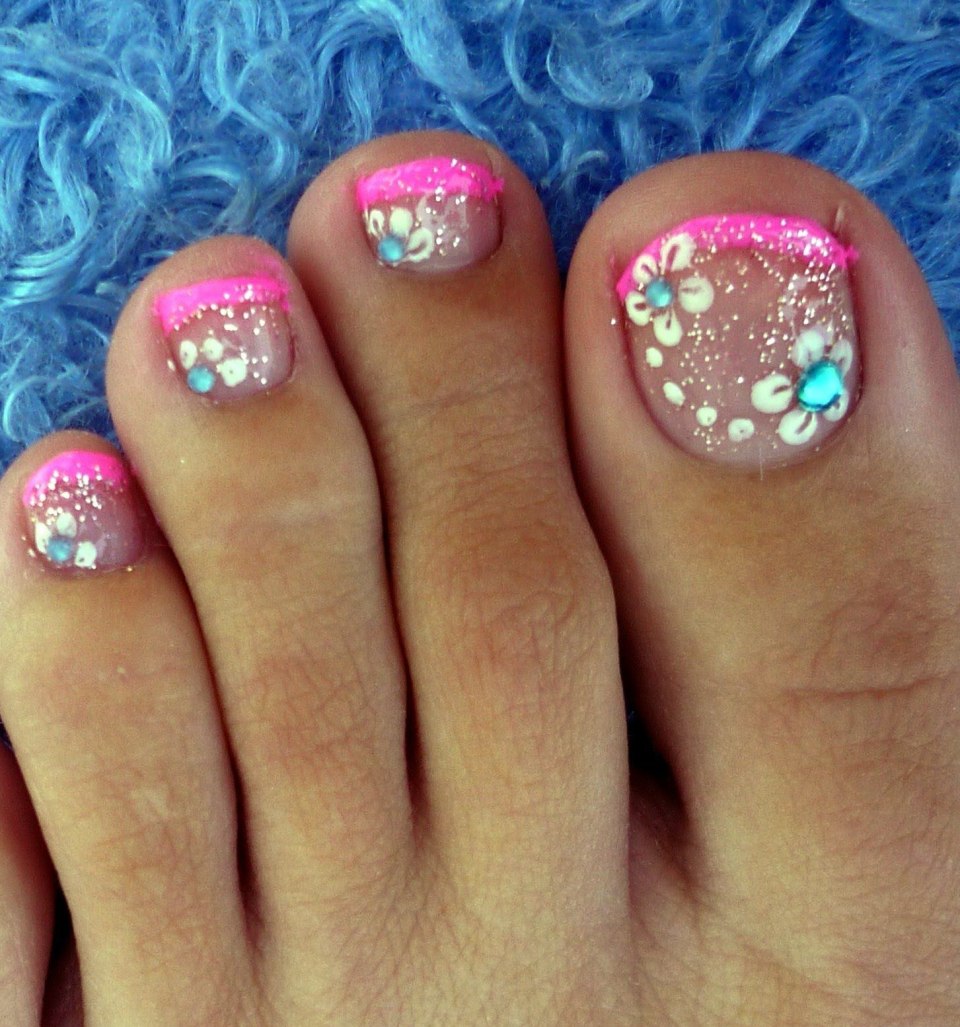 Нежный педикюр