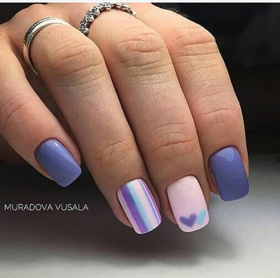 Голубые ногти