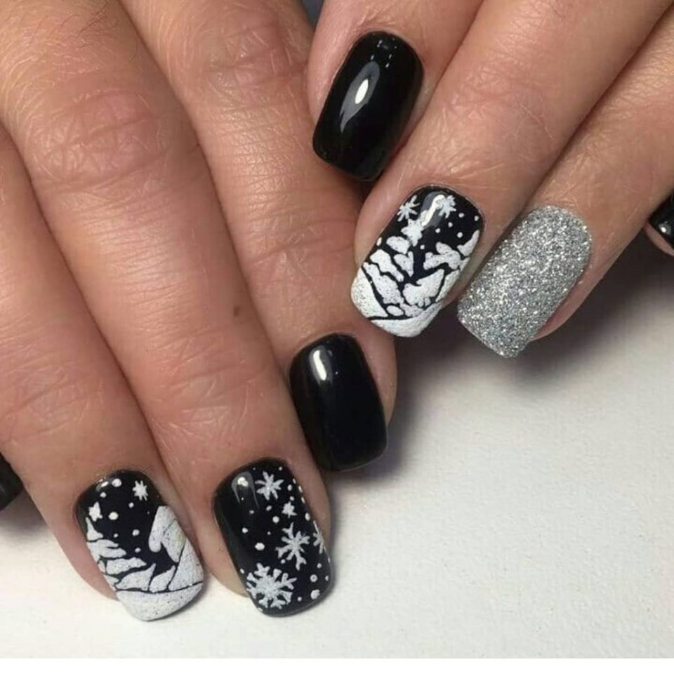 Черные новогодние ногти
