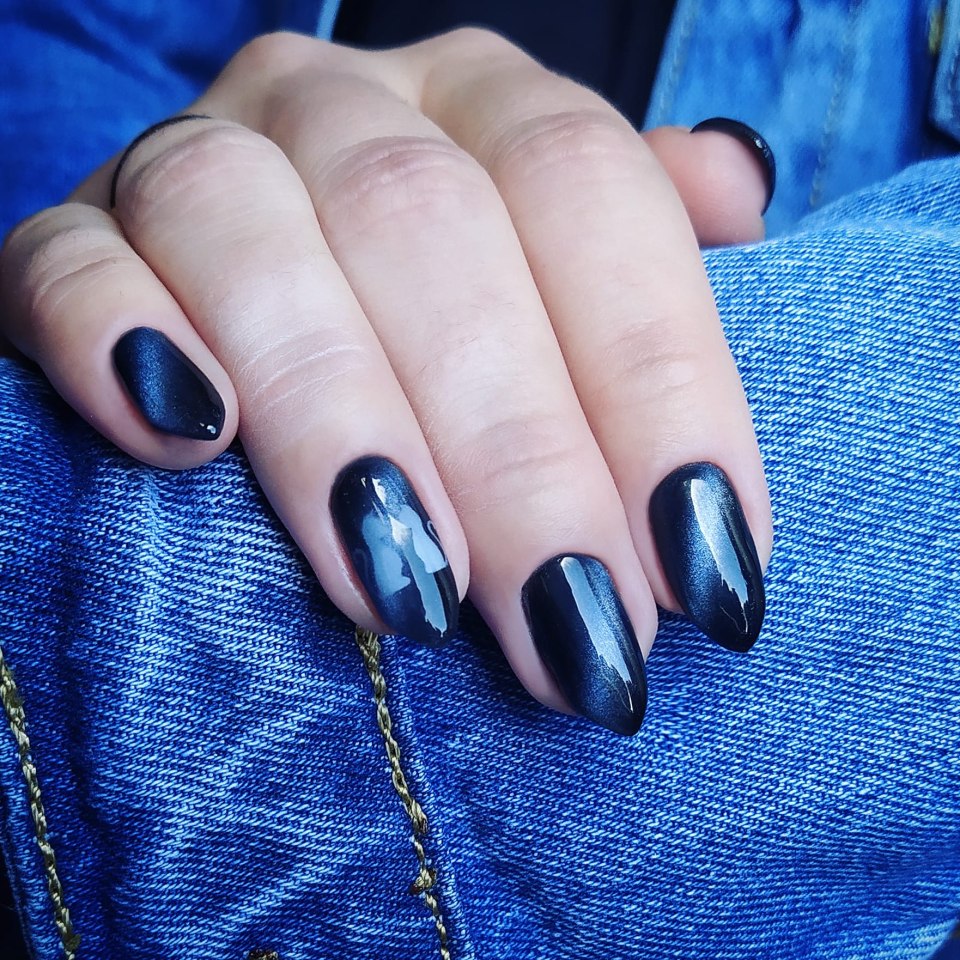 Маникюр кошачий глаз с рисунком